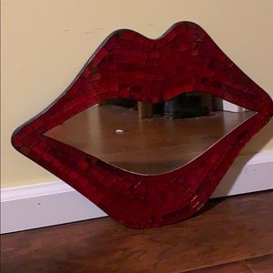 Red lips mirror